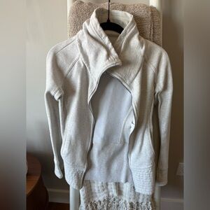 LULULEMON Women's Cream Sweater